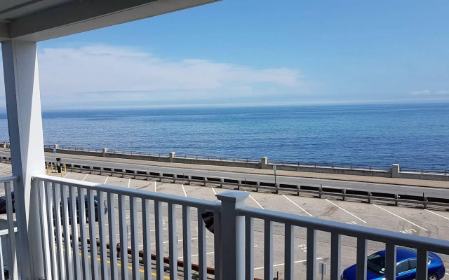 Atlantic Breeze Suites