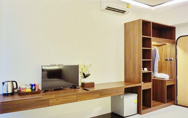 BearPacker Patong Hostel