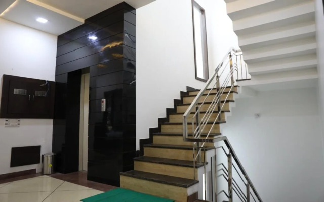 FabHotel Aman Residency