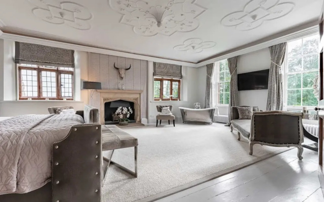 Host Stay Hillhampton House