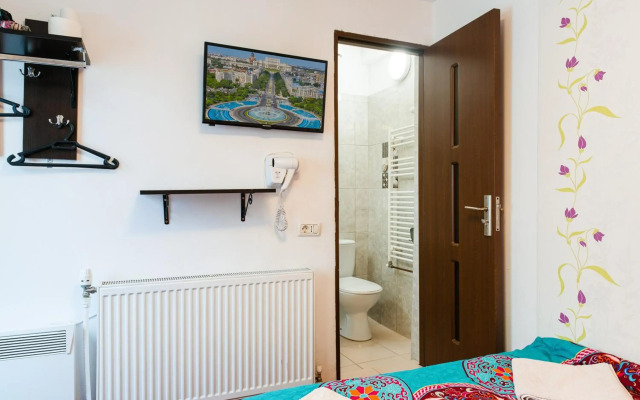 Center Walking Apartment and Room