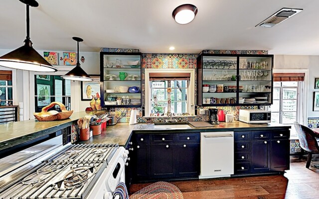 1606 Kenwood Ave Bungalow Bungalow
