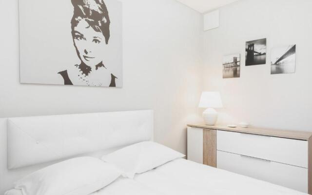 Apartments Warsaw Grzybowska by Renters