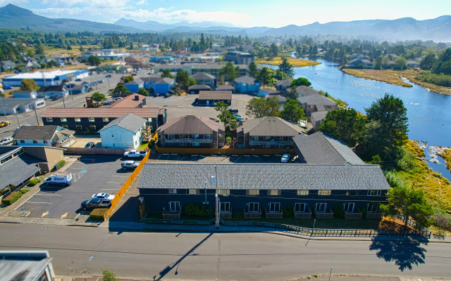 Coast River Inn by OYO Seaside