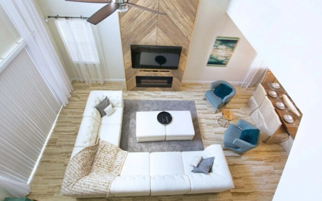 Storey Lake-5 Bedrooms Home W/pool-1650st Home by Redawning