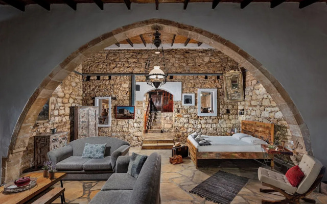 Oinoessa Traditional Boutique Houses