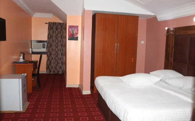 Royal Charlin Hotel and Suites