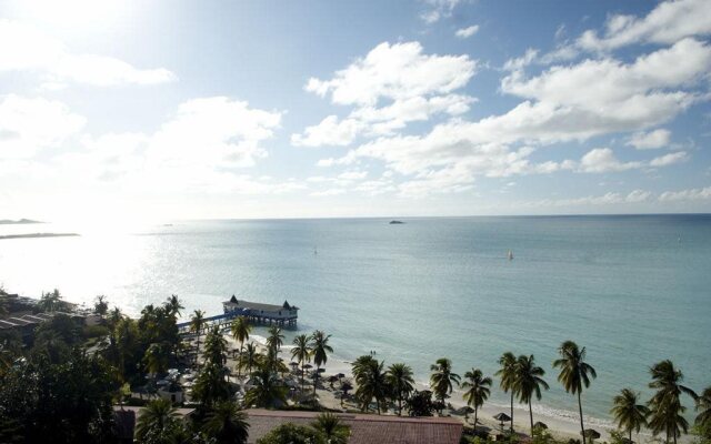 Royalton CHIC Antigua, An Autograph Collection All-Inclusive Resort – Adults Only