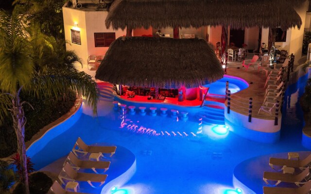 Mak Nuk Village Tulum II - Clothing Optional