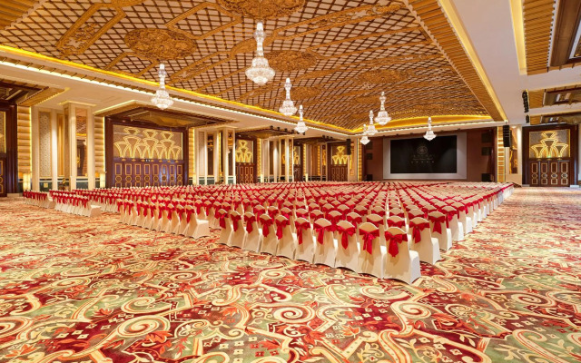 Regal Palace Hotel