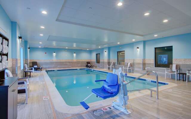 Hampton Inn & Suites Boston/Stoughton