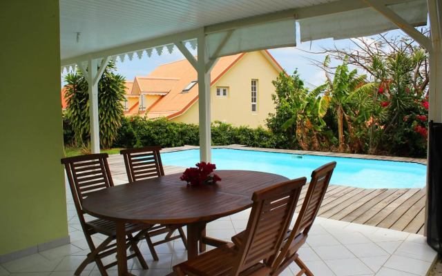 Villa with swimming pool close to the beach MQSL11