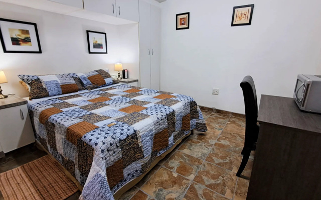 Bizafrika Guest Lodge & Conference Center