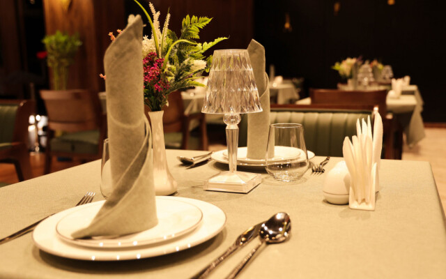 Regal Hotel by Grand