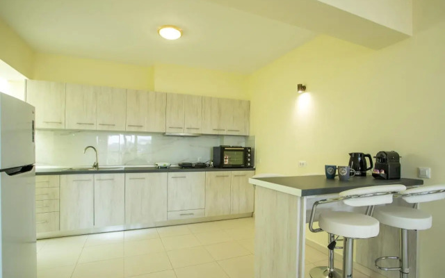Eden Sunflower - Luxurious Apartment with Sea View