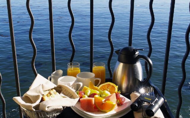 Monterey Bay Inn