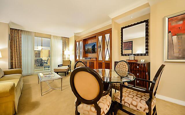 Signature Suites Collection