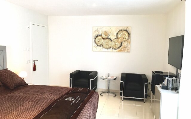SUITES & SPA Hotel