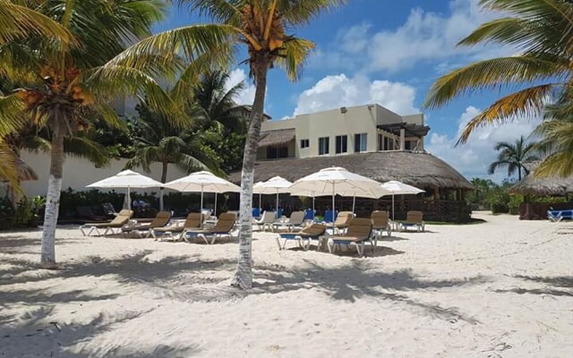 Amaris Beach Club