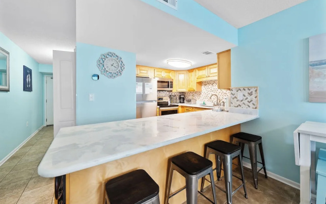 Island Winds West 471