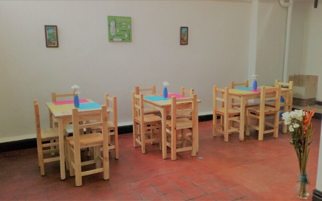 Tikay Cafe Hostel