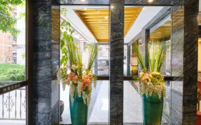 Linmanni Hotel (City Center Plaza)