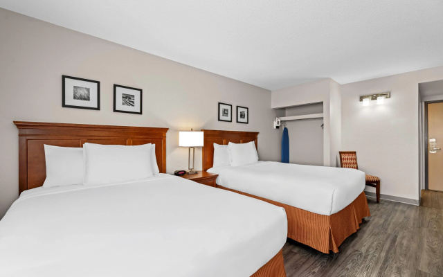 Travelodge Suites by Wyndham Regina / Eastgate Bay