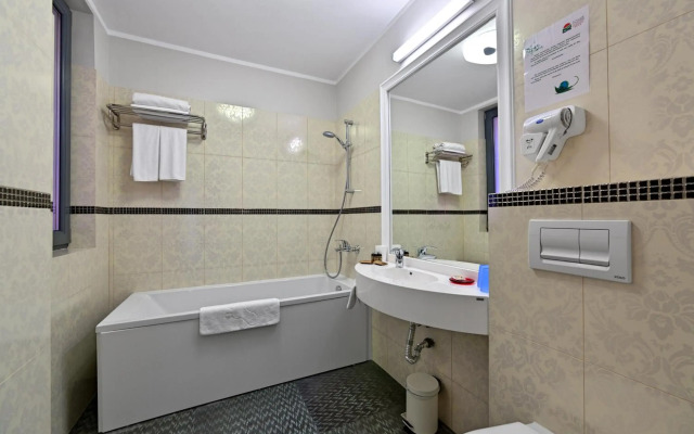 Tomis Garden Aparthotel