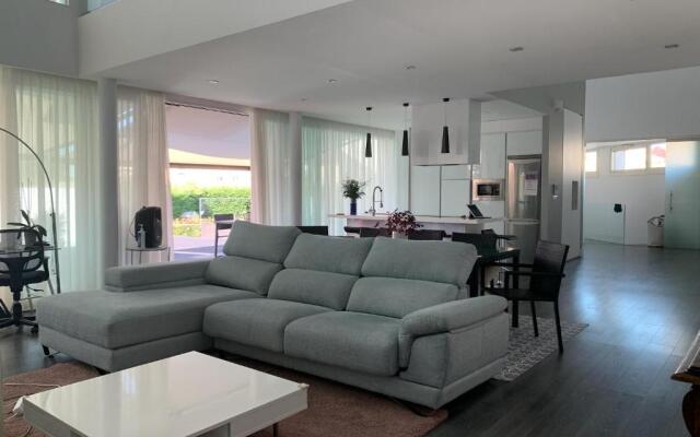 Pomba House