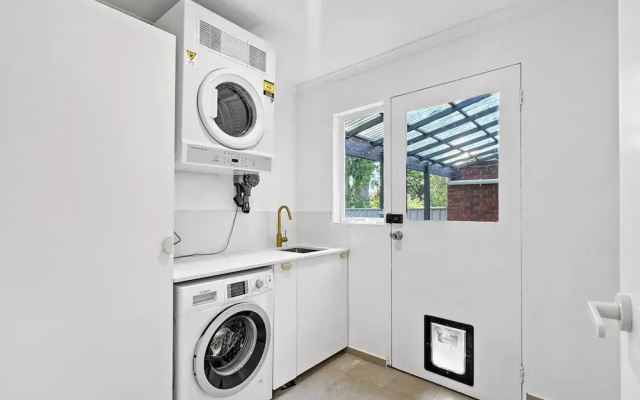 Spacious 2-bed Townhouse With BBQ