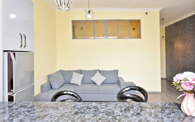 RetroCity at Komitas Avenue Apartment