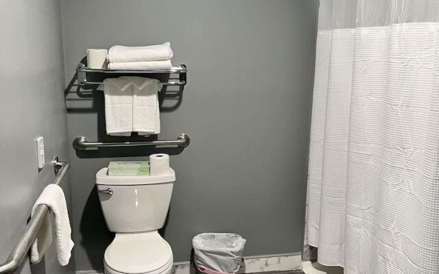 Deluxe Inn & Suites - Long Island City NYC