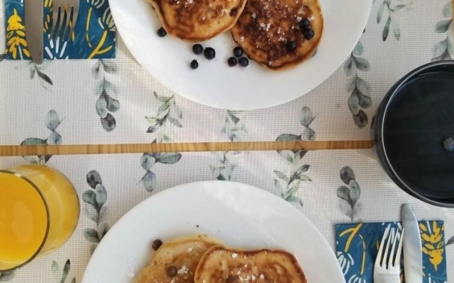 Hill Road Manor Bed & Breakfast