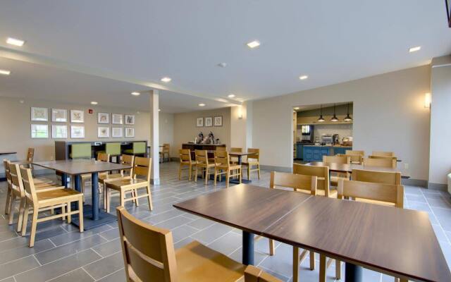 Comfort Inn & Suites Liverpool - Syracuse North