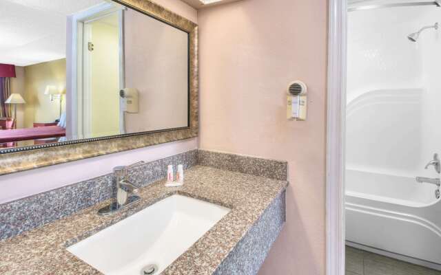 Days Inn by Wyndham Gulfport