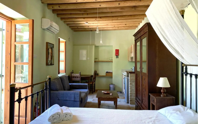 Eveleos Country House