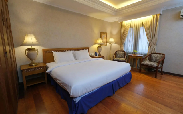 Grand Orchid Hotel