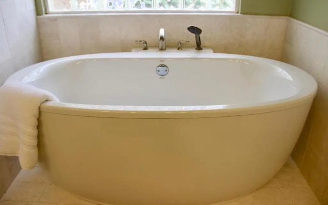 Maple Creek Bed and Breakfast