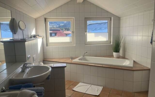 1 Porzig Modern Retreat