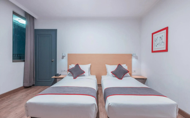 Super OYO Townhouse 2 Hotel Gunung Sahari