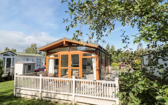 Pinecone Lodge - No 9