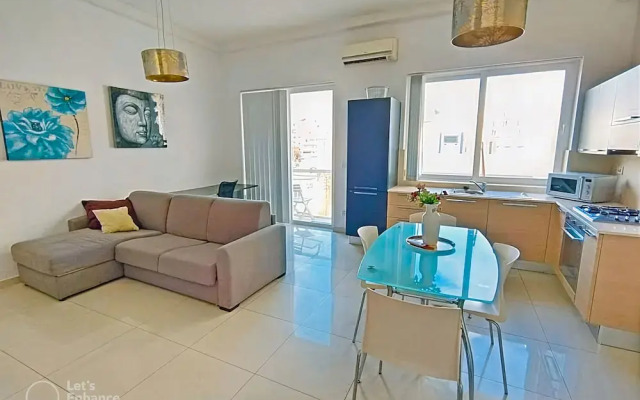 Remarkable 2-bed Apartment in St Julians