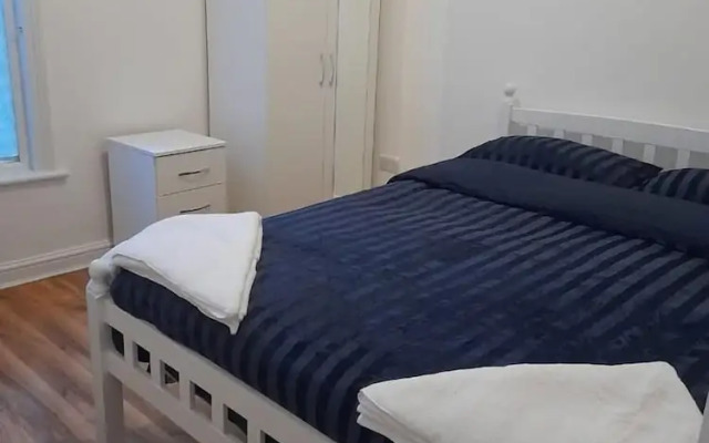 Rayans Lodge Startford