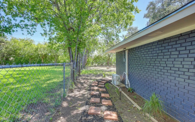 Pet-Friendly Temple Guest Suite!