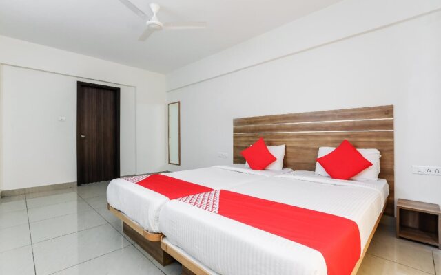 The Red Lotus Premium By OYO Rooms