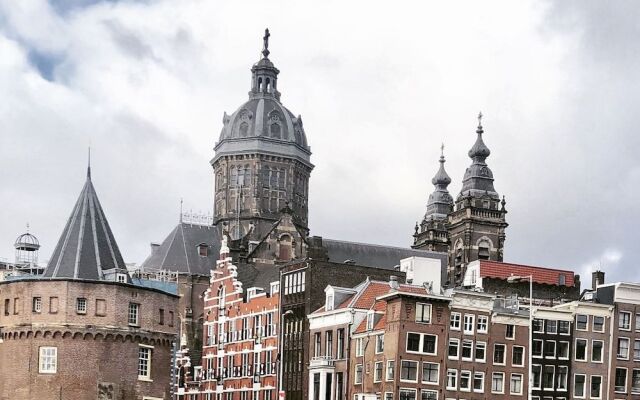 PH93 Amsterdam Central
