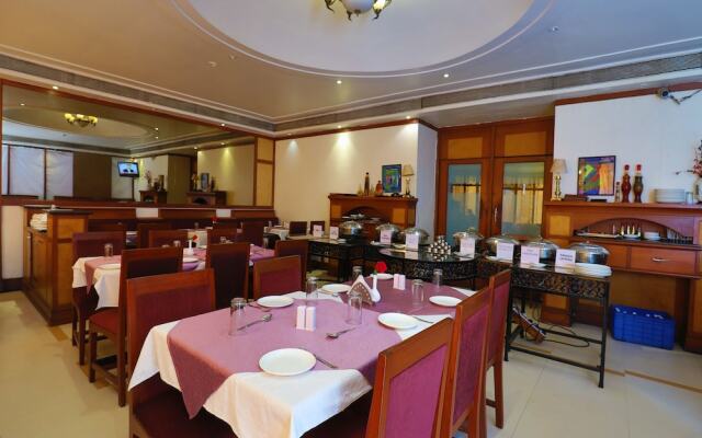 OYO 9677 Hotel Surya
