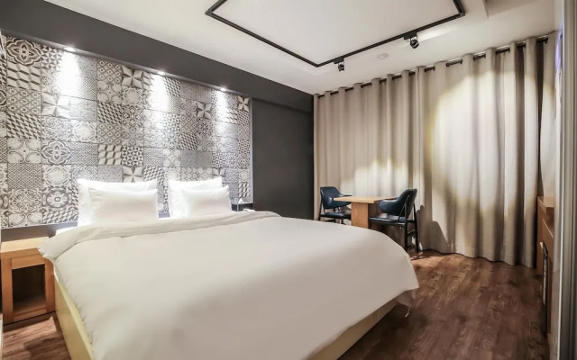 Daejeon Yuseong Nine Hotel