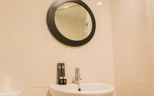 Nice And Comfort Studio At Tamansari Semanggi Apartment