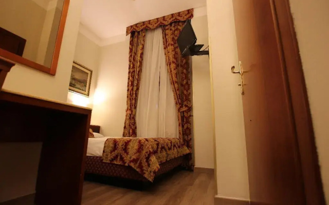 Mokinba Hotels King